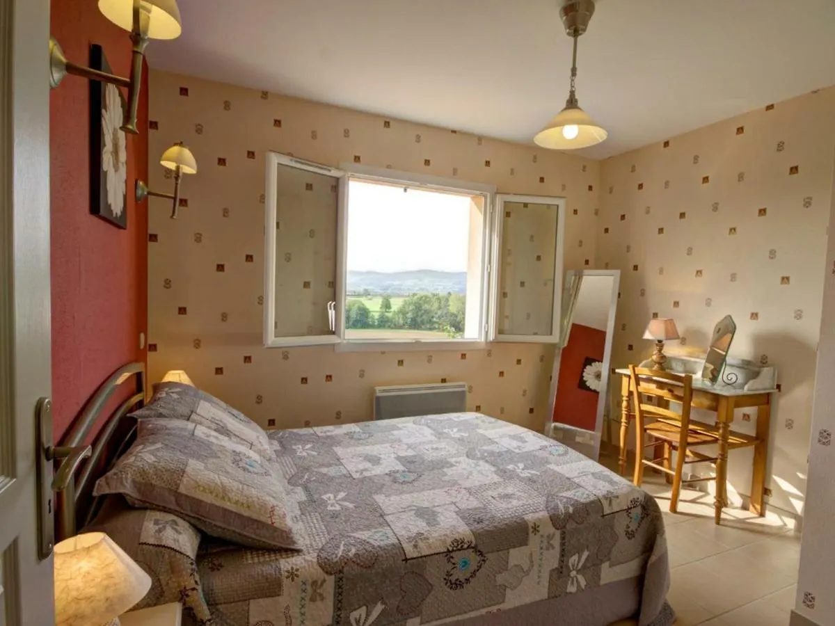 Gite Cosy Avec Poele, Terrasse Et Jardin Prive A Saint-Forgeux-Lespinasse - Fr-1-496-37 0*,  France