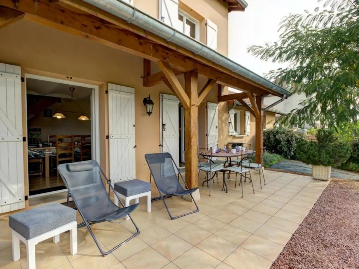 Holiday home Gite Cosy Avec Poele, Terrasse Et Jardin Prive A Saint-Forgeux-Lespinasse - Fr-1-496-37