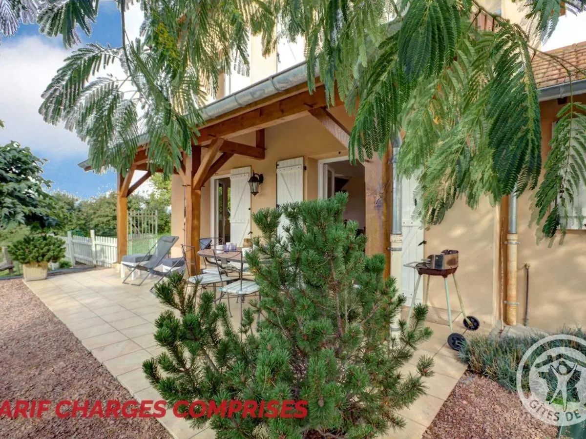 Gite Cosy Avec Poele, Terrasse Et Jardin Prive A Saint-Forgeux-Lespinasse - Fr-1-496-37 contacts